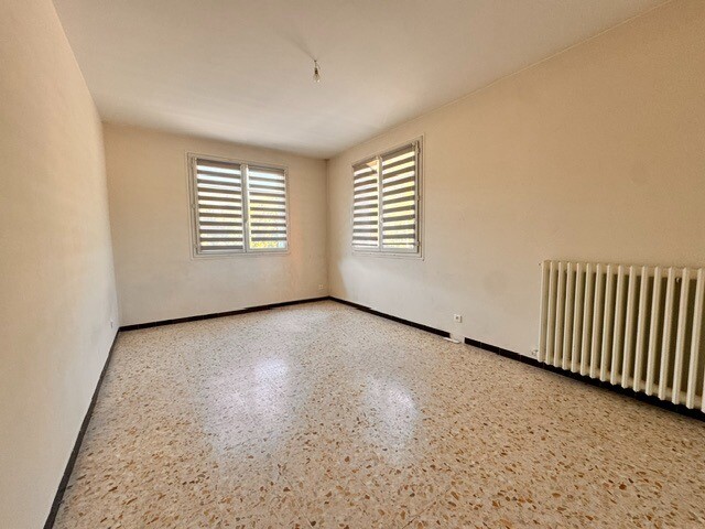 Photo 6 : Appartement 4 pièces 98 m2 / Balcon/ Parking / L'escaréne