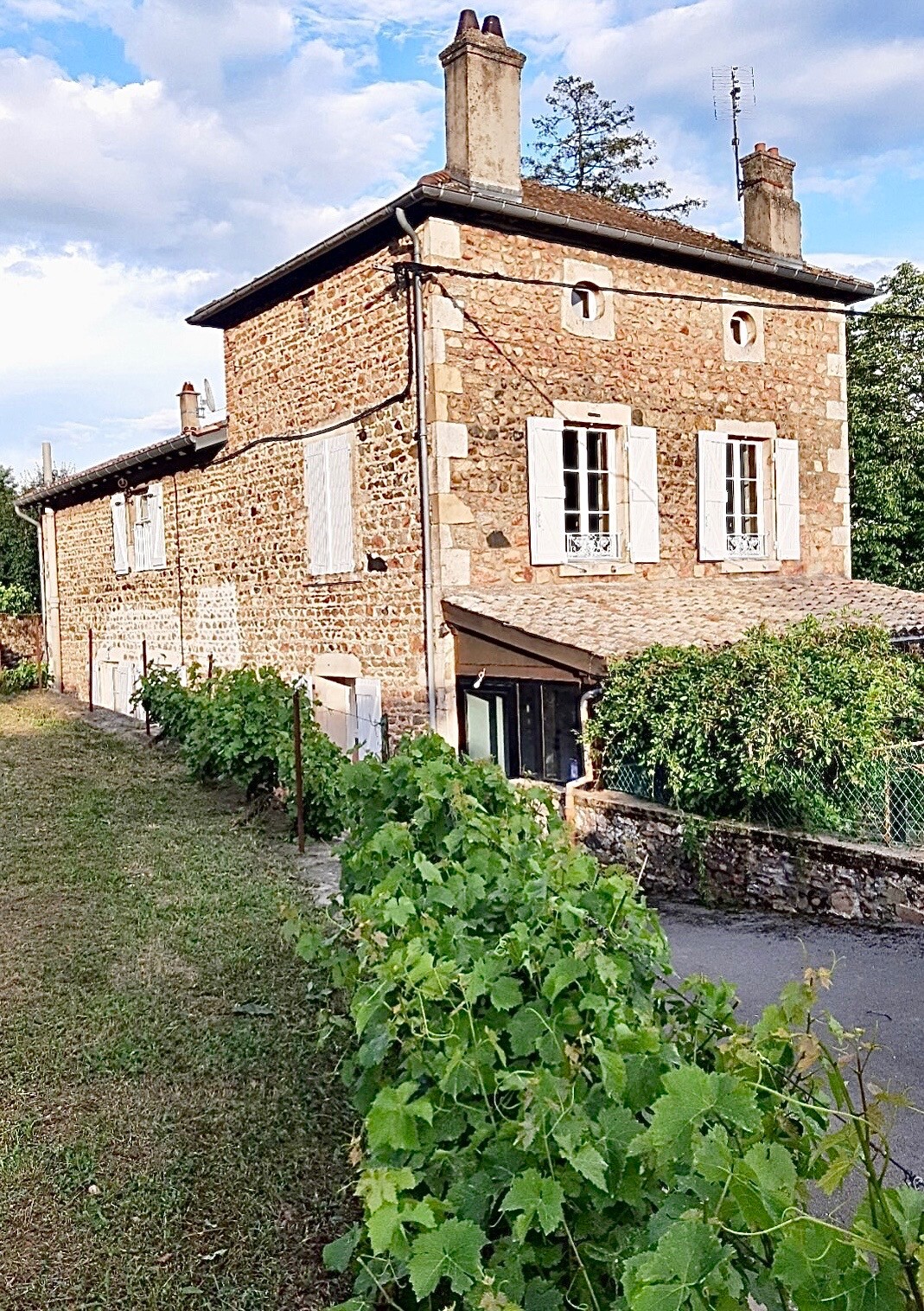 Photo 1 : Maison - Beaujeu - 281m²