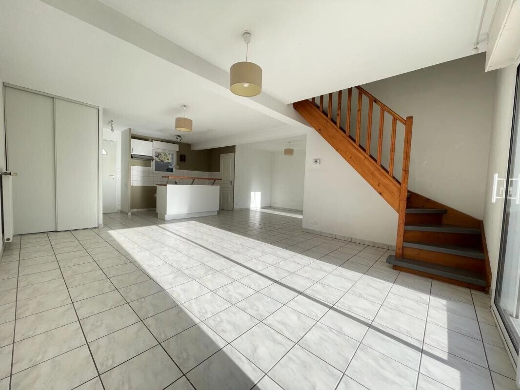 Photo 4 : Maison 2003 - 3 chambres + garage + terrasse et jardin proche bourg – Theix