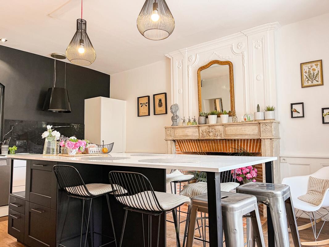 Photo 5 : OFF-MARKET Maison de charme en centre ville avec piscine et