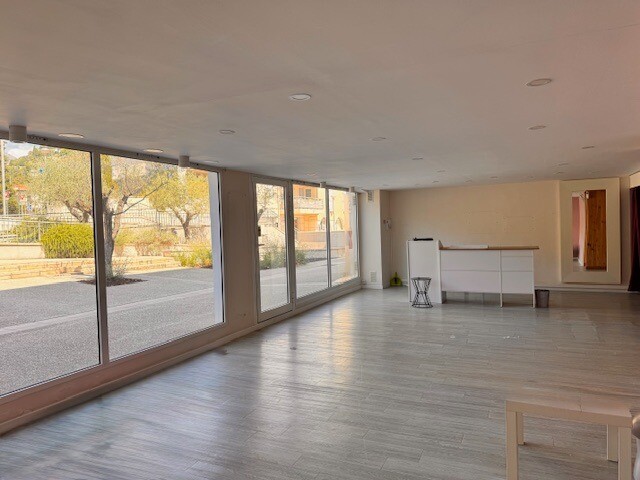 Photo 1 : LOCATION -Local commercial - Contes - 60m²