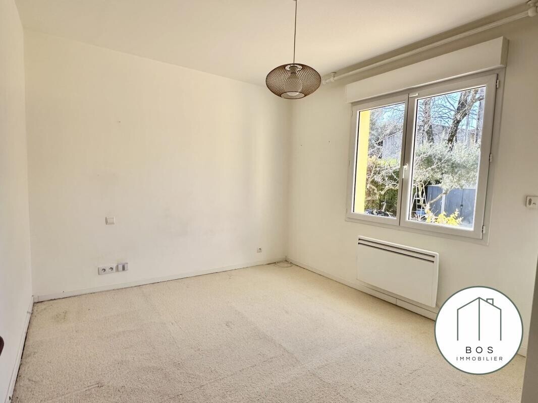 Photo 11 : Villa avec jardin et garage