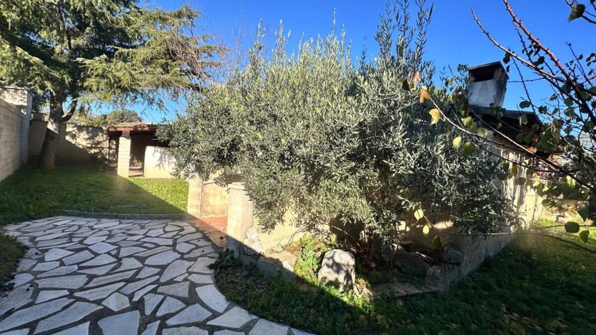 Photo 4 : Villa de plain pied avec appartement et dépendances à Vedène