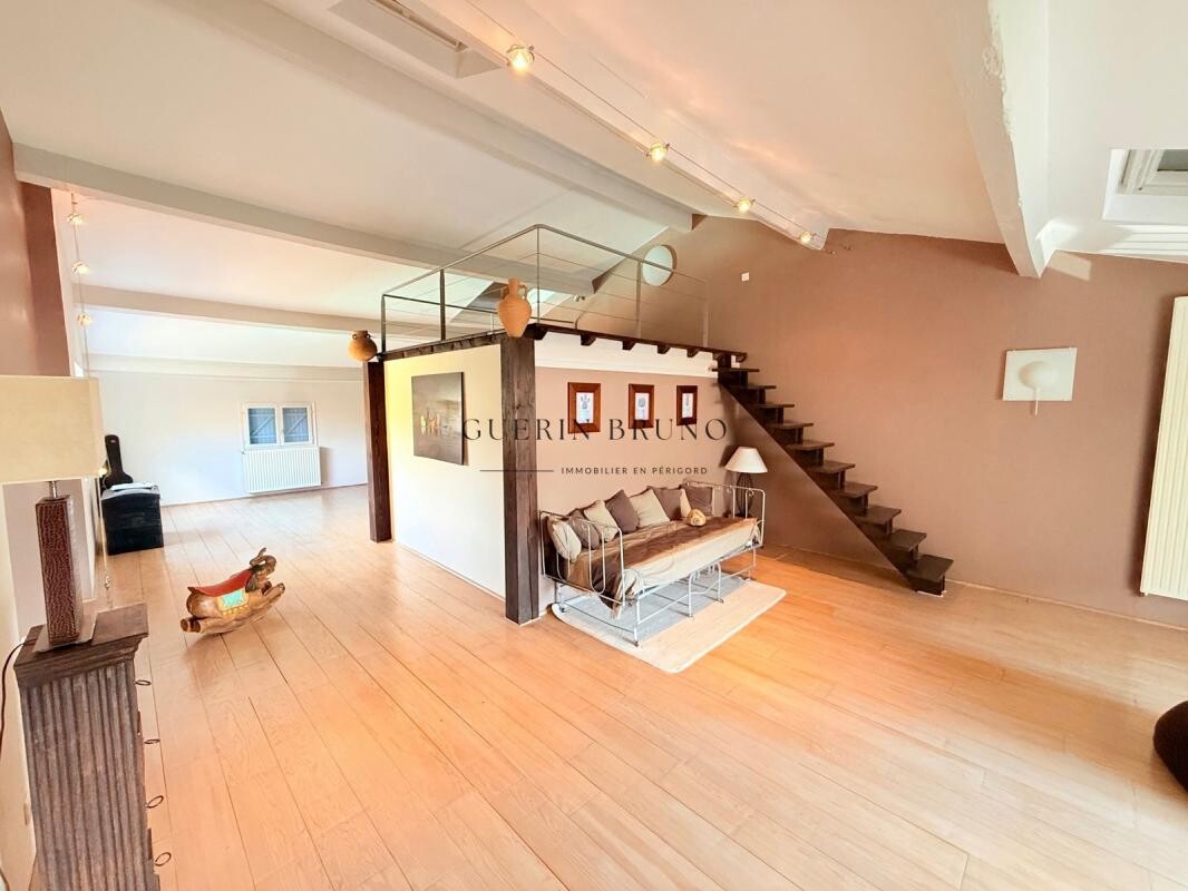 Photo 10 : À Vendre - Maison de caractère rénovée avec piscine, centre-ville de Bergerac