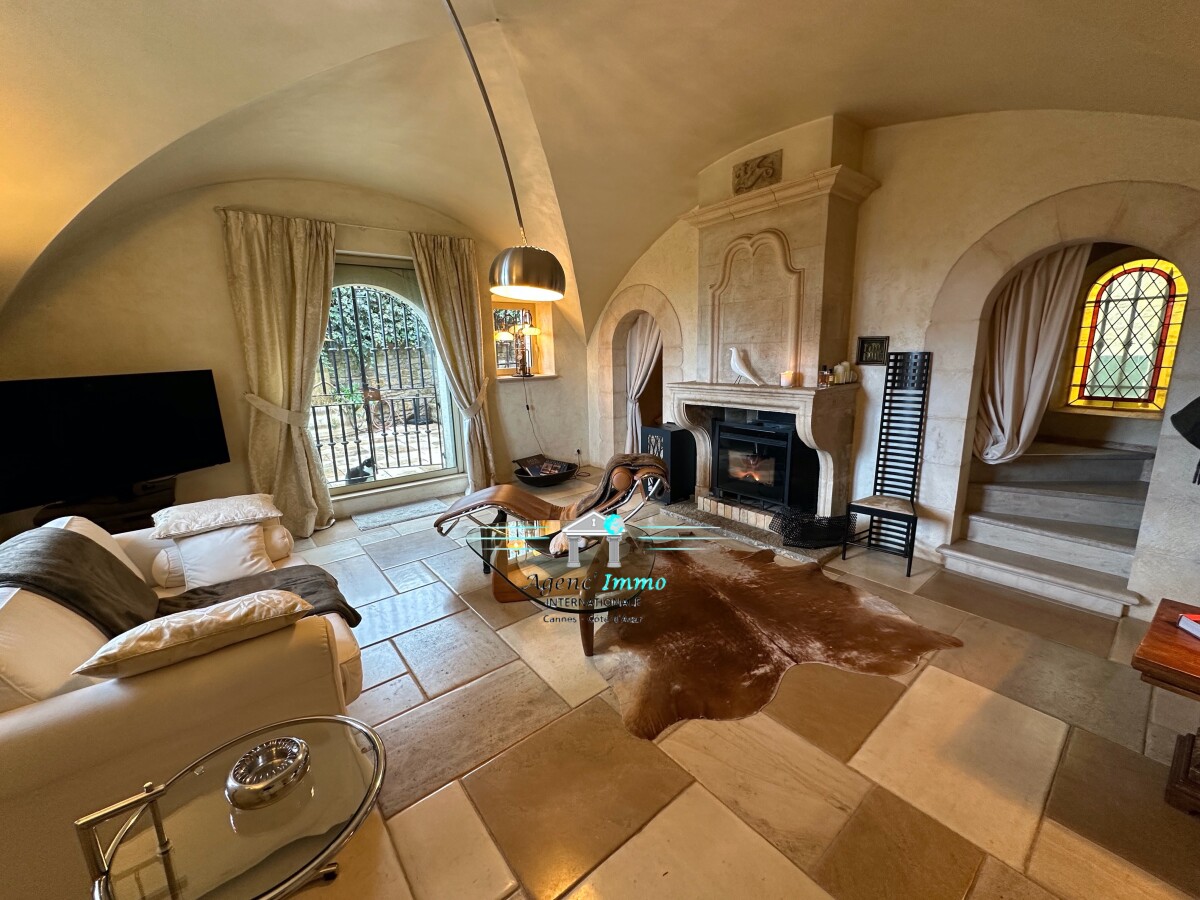 Photo 2 : Maison médiévale en pierre 114m2 5 pièces à Carcès
