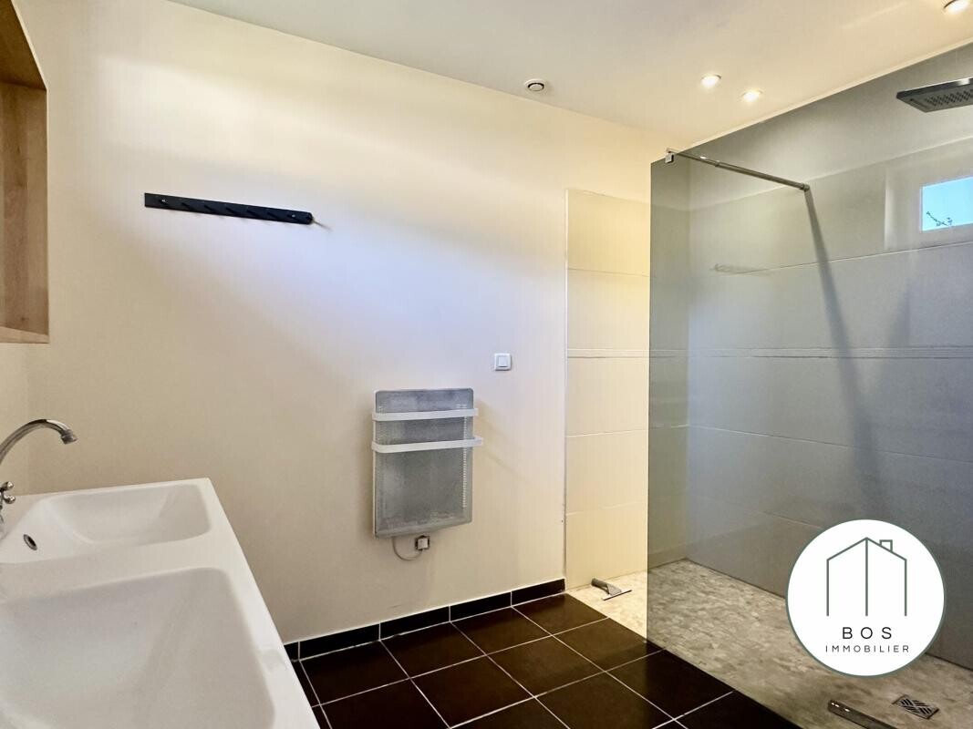 Photo 10 : Villa avec jardin et garage