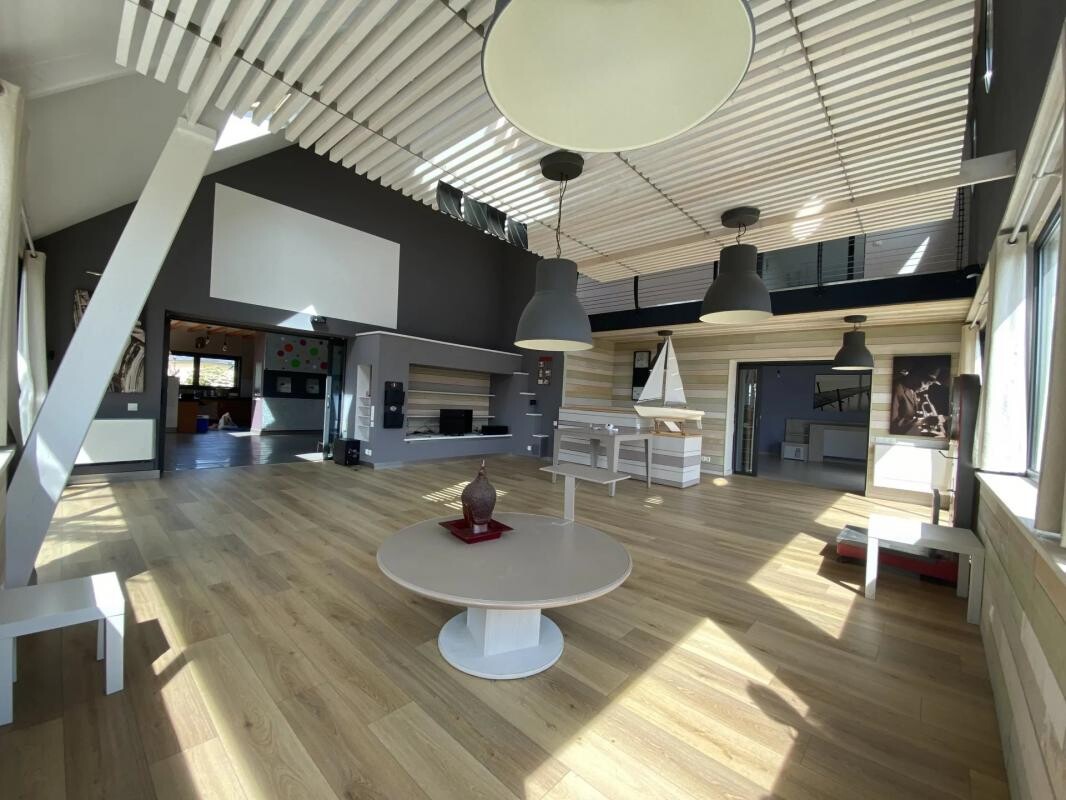 Photo 2 : Maison d’architecte PMR 248 m² sur sous-sol 4 chambres - 10 minutes de la mer