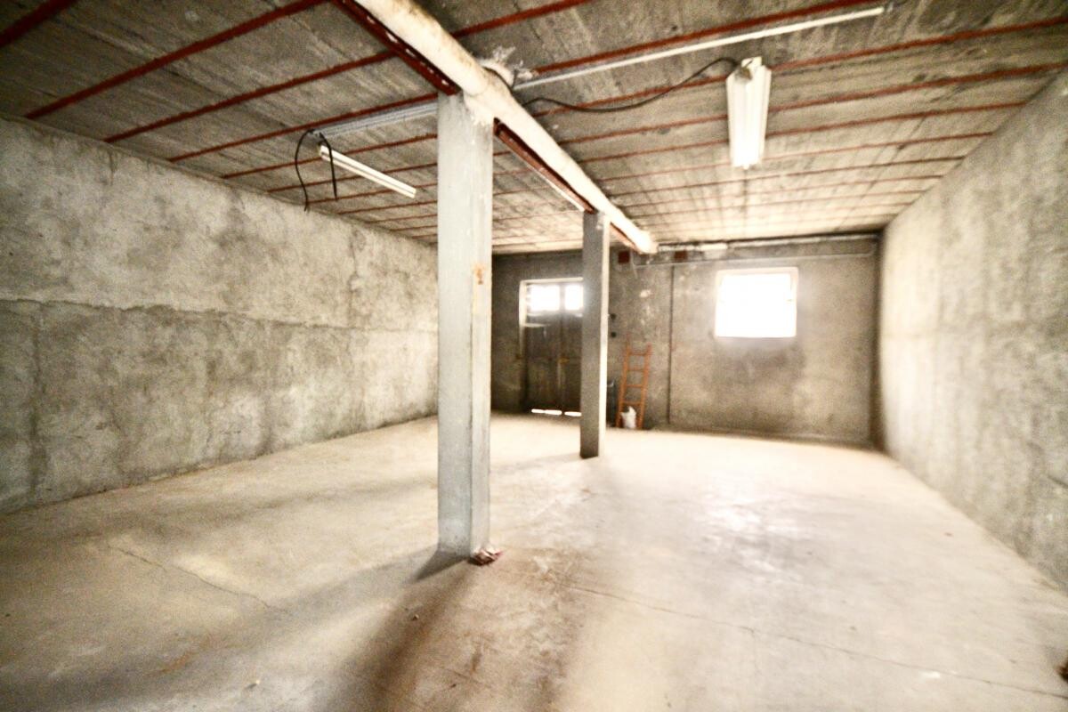 Photo 9 : PROPRIÉTÉ à rénover