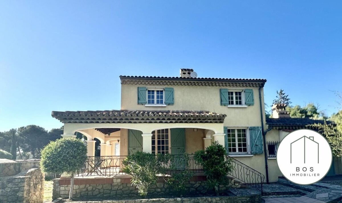 Photo 3 : Villa avec piscine et garage