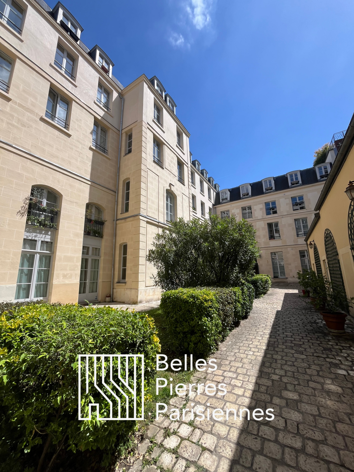Photo 1 : Appartement - Paris 11ème - 2 pièces - 54m²