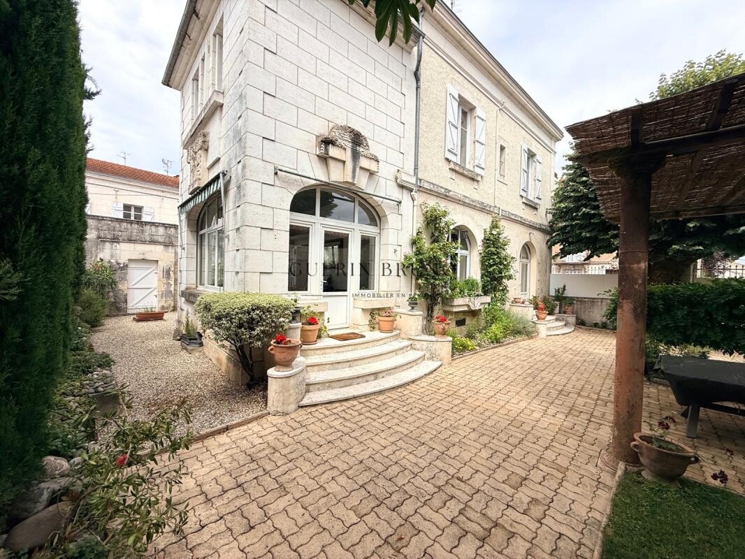 Photo 1 : Élégante maison de caractère avec jardin et garage en cœur de Périgueux