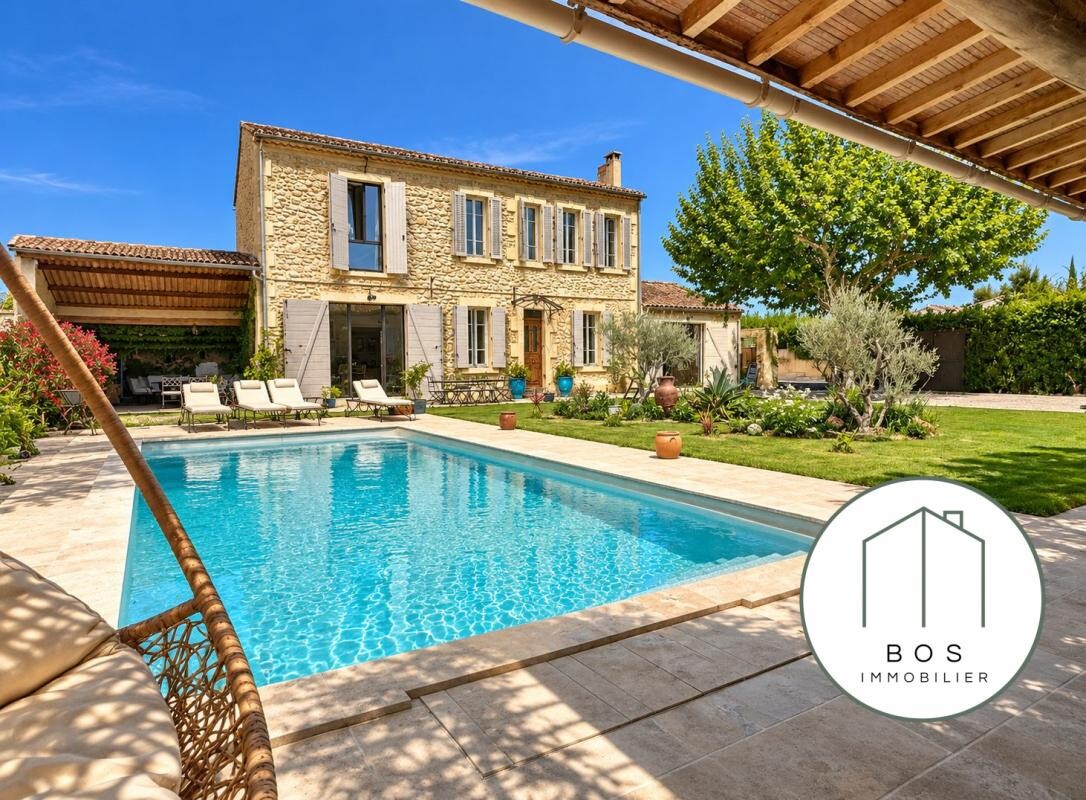 Photo 1 : Bastide en pierres avec piscine