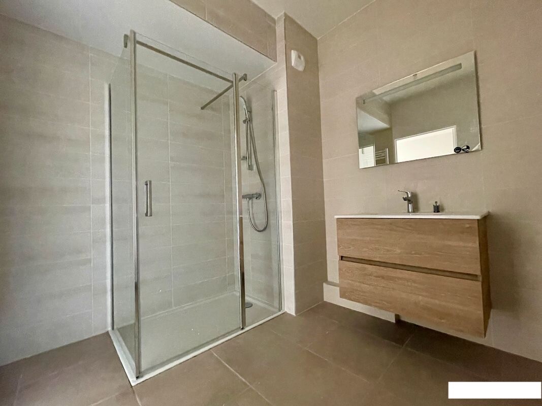 Photo 3 : Grand T2 Dernier étage - Collonges-au-Mont-d'Or - 52m²