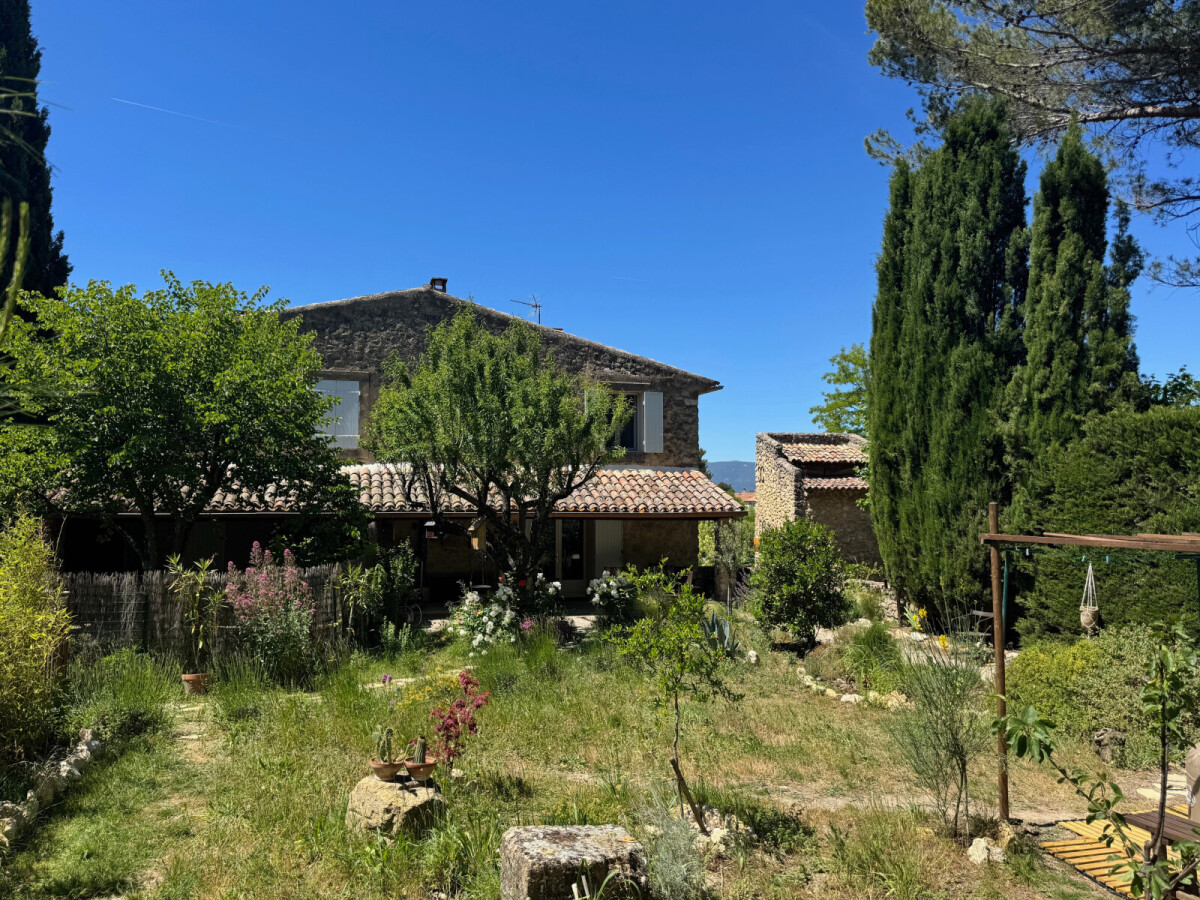 Photo 4 : Appartement avec jardin dans un ancien mas en pierres