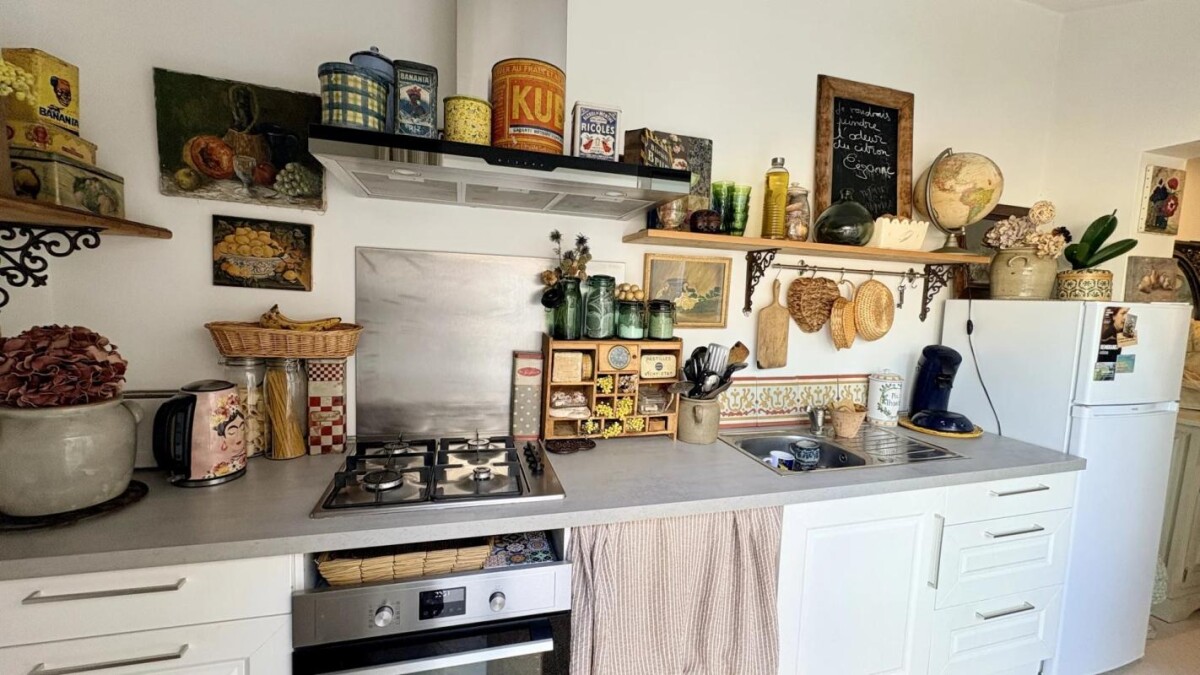 Photo 7 : Maison de charme rénovée avec extérieur, stationnement et jardin au coeur d'Avignon