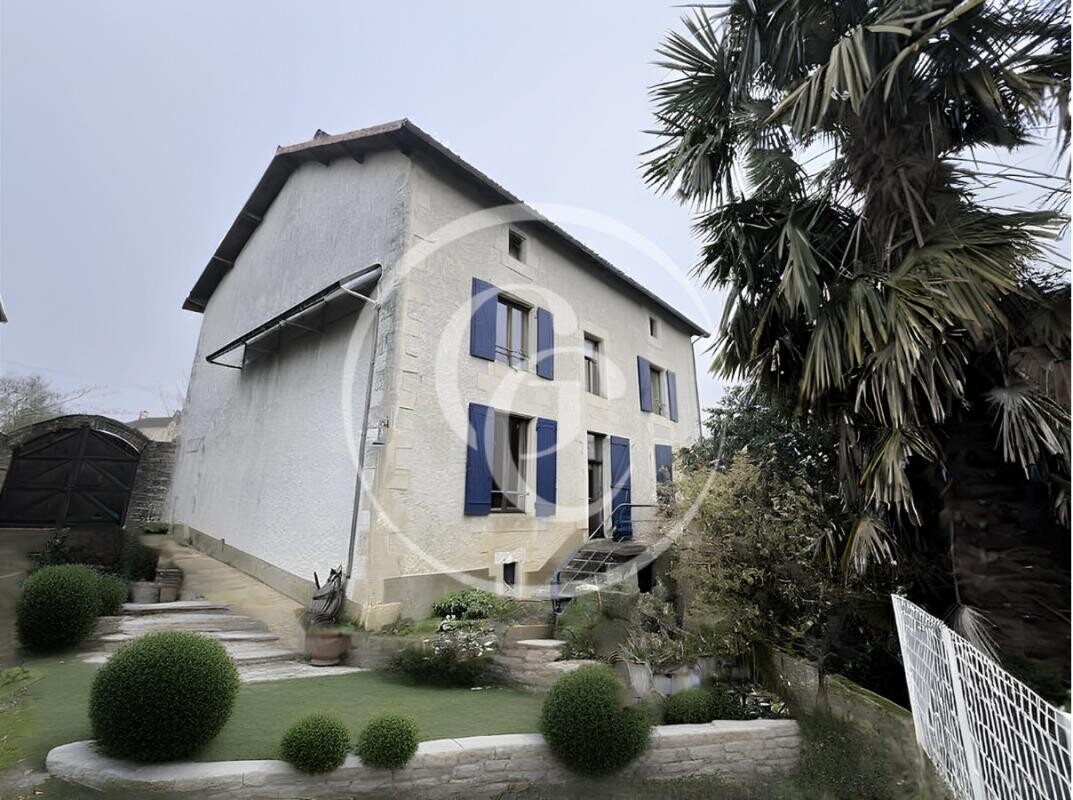 Photo 1 : Maison 262m2 avec piscine à Marcay